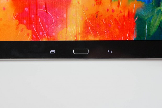 Samsung setzt weiterhin auf eine Hardwaretaste. (Bild: Fabian Hamacher/Golem.de)